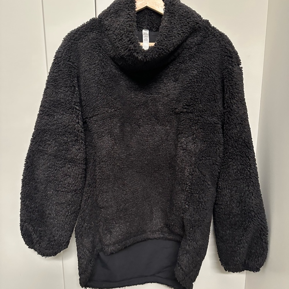 Lululemon pullover